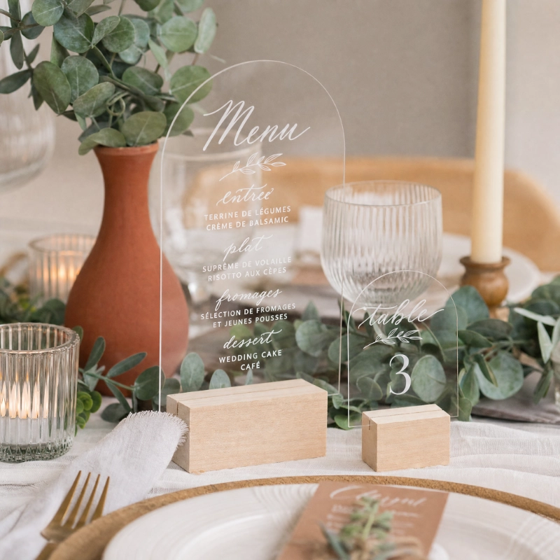 Menu de mariage gravé et signalétique personnalisée – Trevia Lab